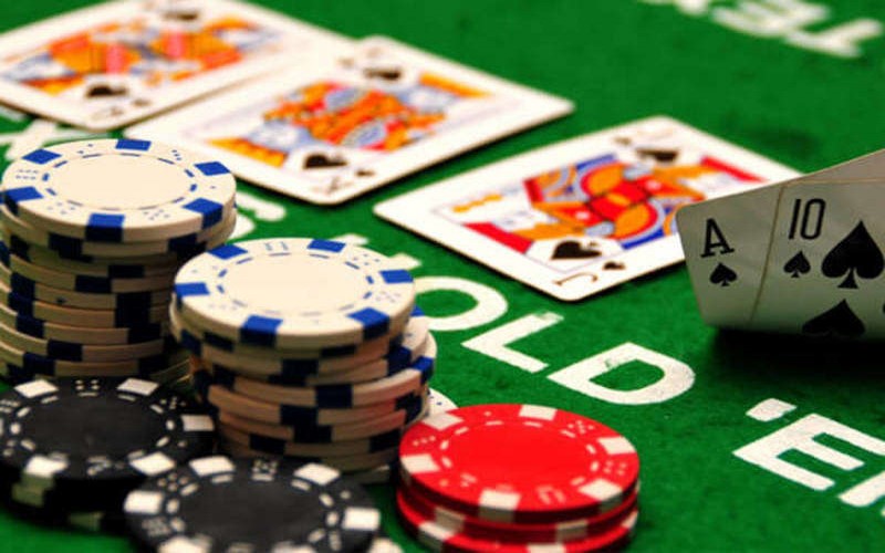 Khám Phá Đầy Đủ Các Thuật Ngữ Poker Cho Người Chơi Mới