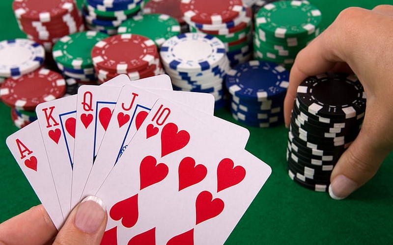 Bí quyết đánh flush poker là gì để luôn giành chiến thắng